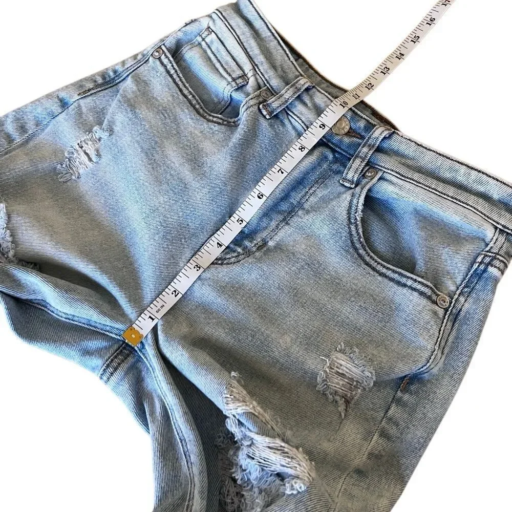American Eagle high waist Destroyed Mom Jeans Light Wash Size 0